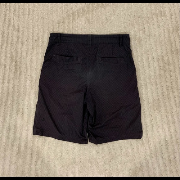 Mens Lululemon gingham shorts - Picture 2 of 4